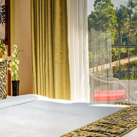 Sterling Wayanad Hotel Sultan Bathery Exterior photo