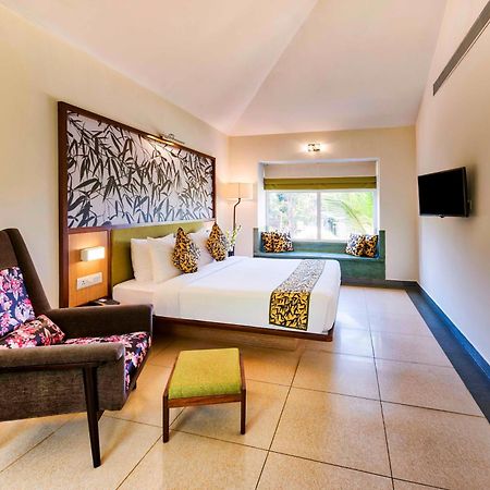 Sterling Wayanad Hotel Sultan Bathery Exterior photo