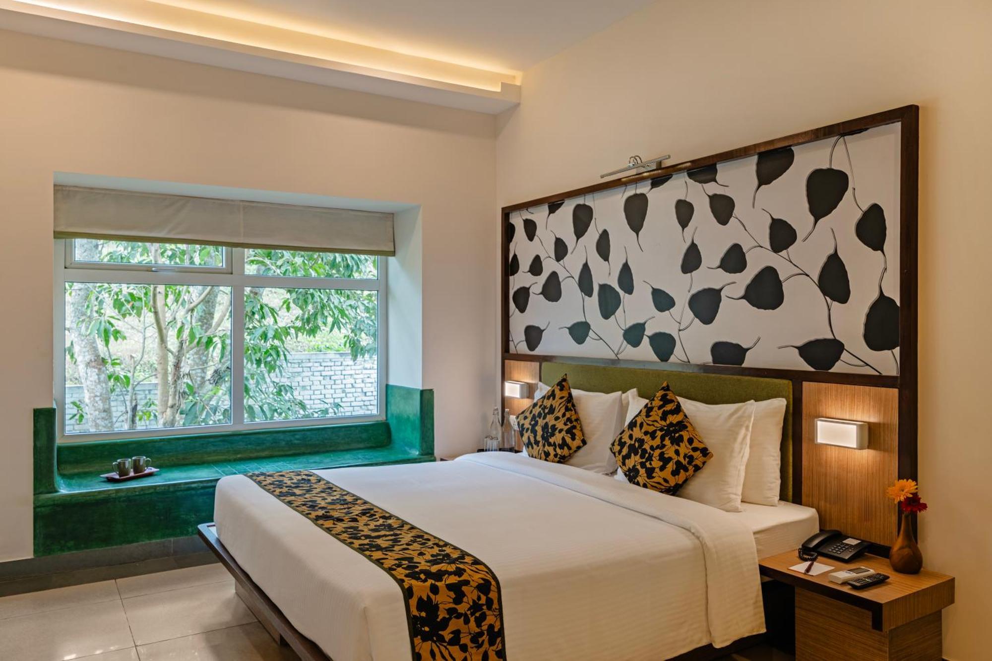 Sterling Wayanad Hotel Sultan Bathery Exterior photo