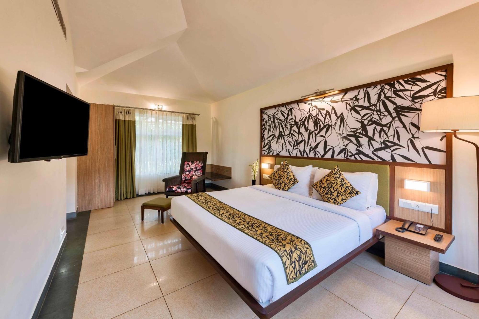 Sterling Wayanad Hotel Sultan Bathery Exterior photo