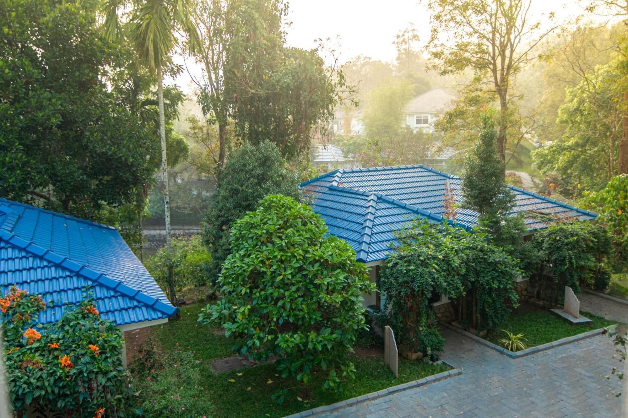 Sterling Wayanad Hotel Sultan Bathery Exterior photo