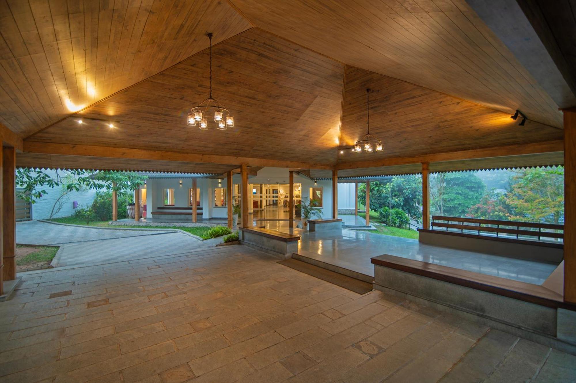 Sterling Wayanad Hotel Sultan Bathery Exterior photo