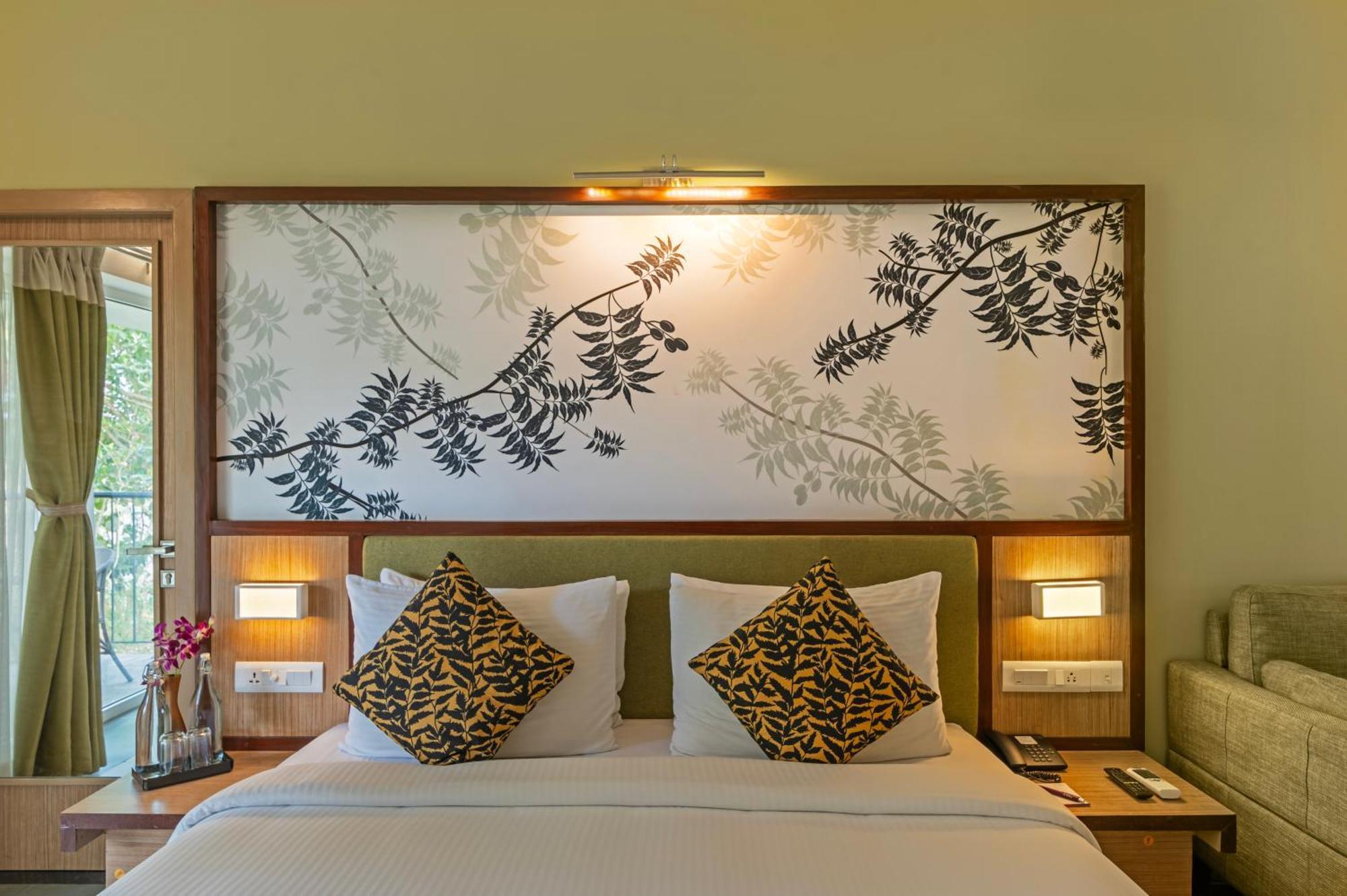 Sterling Wayanad Hotel Sultan Bathery Exterior photo